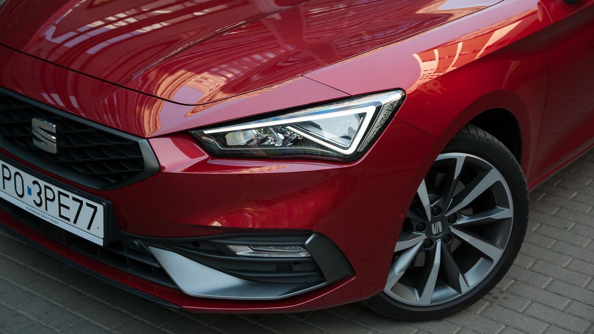 Seat Leon był jednym z pierwszych kompaktów, które oferowały światła LED