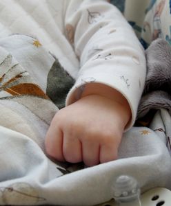 Pijani rodzice opiekowali się dziećmi. Matka upuściła niemowlę