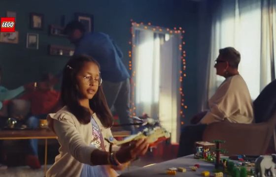 Lego w świątecznej reklamie pomaga uwolnić kreatywność dzieci (wideo)