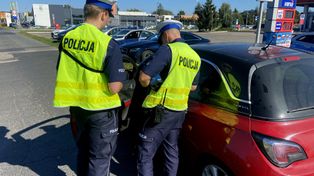 Policjant zajrzy do auta i zada pytanie. Nie znasz odpowiedzi – mandat