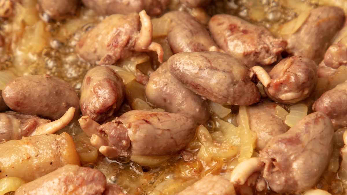 Serca drobiowe w sosie śmietanowym