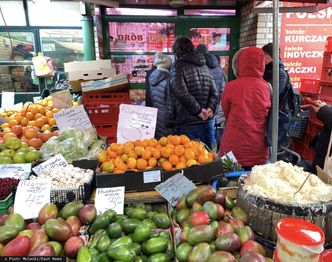 Ceny mięsa w górę. "Ciepła zima może wpłynąć na podwyżki w warzywniakach"