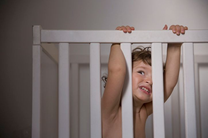 Upały są uporczywe zwłaszcza dla małych dzieci. Jak schłodzić pokój dziecka?