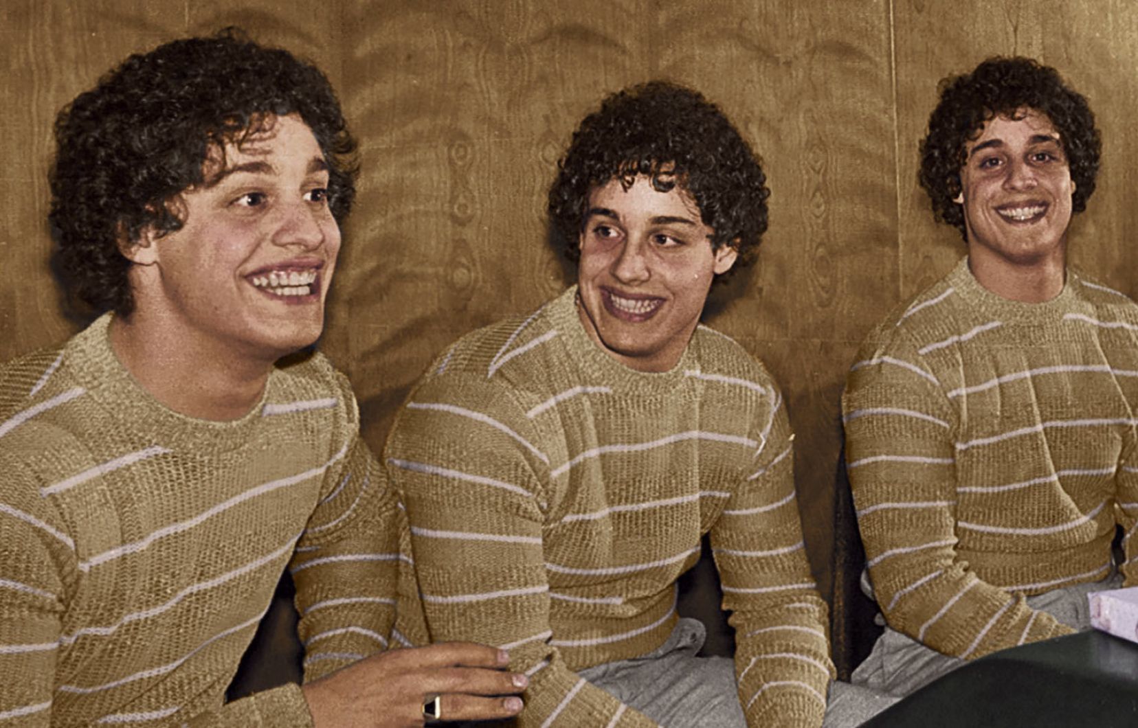 Trzech identycznych mężczyzn wychowały trzy rodziny o różnym statusie 