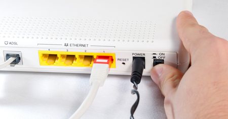 Bezpieczna sieć w domu i firmie: niemiecka agencja uczy, jak ochronić router przed atakami