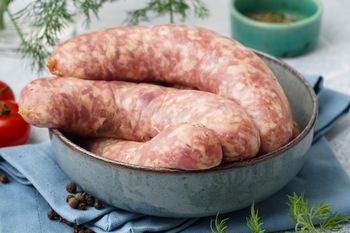 Zwróć uwagę w sklepie. Tak kupisz najlepszą białą kiełbasę