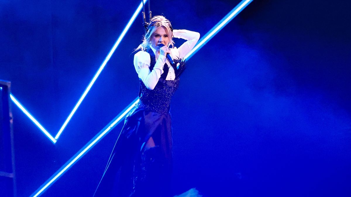 Wokalistka Doda podczas koncertu na PGE Narodowym