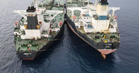 Skonfiskowany irański tankowiec na aukcji. W pakiecie 1,2 mln baryłek ropy