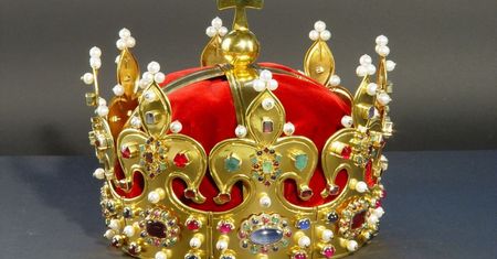 Kto zabierał polskie insygnia? Rycheza nie była jedyna