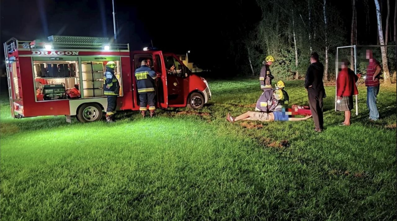 Driftował na szkolnym boisku. 18-letni kolega został ranny