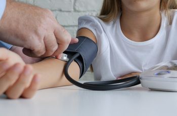 Liczba dzieci z nadciśnieniem się podwoiła. Eksperci alarmują