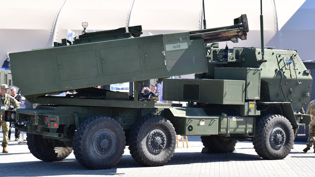 Amerykańska wyrzutnia M142 HIMARS.