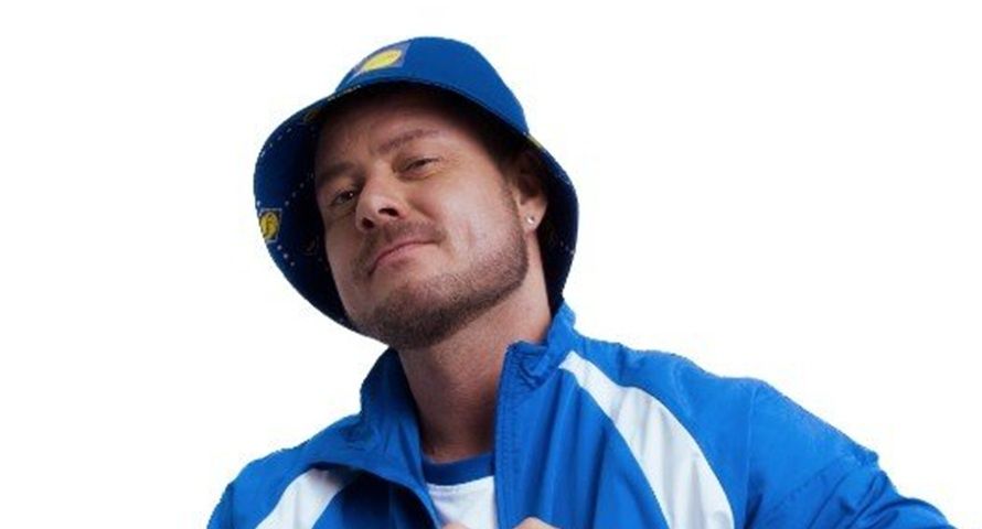 Bartek Wrona nagrał nową wersję hitu. To akcja na 1000. sklep Lidla