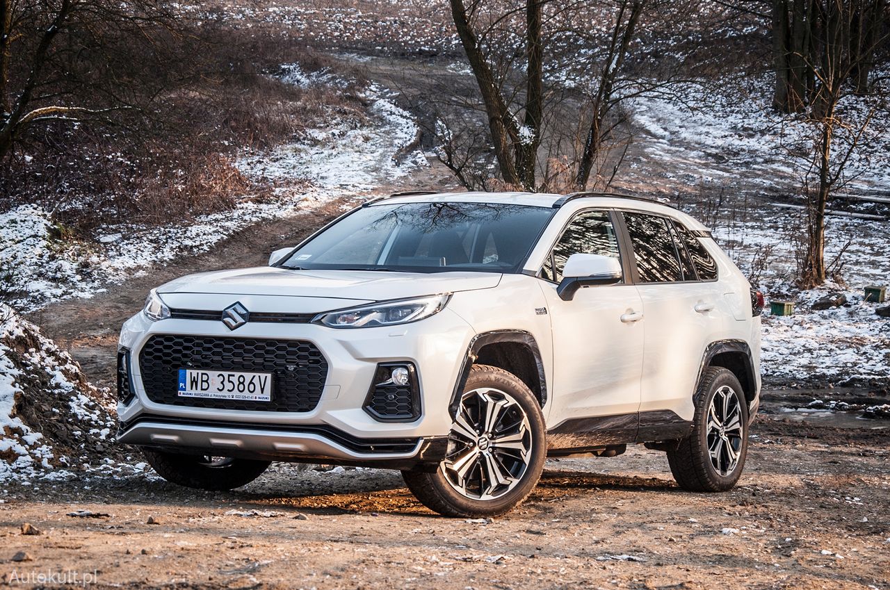 Test: Suzuki Across PHEV – lifting twarzy za 30 tys. zł