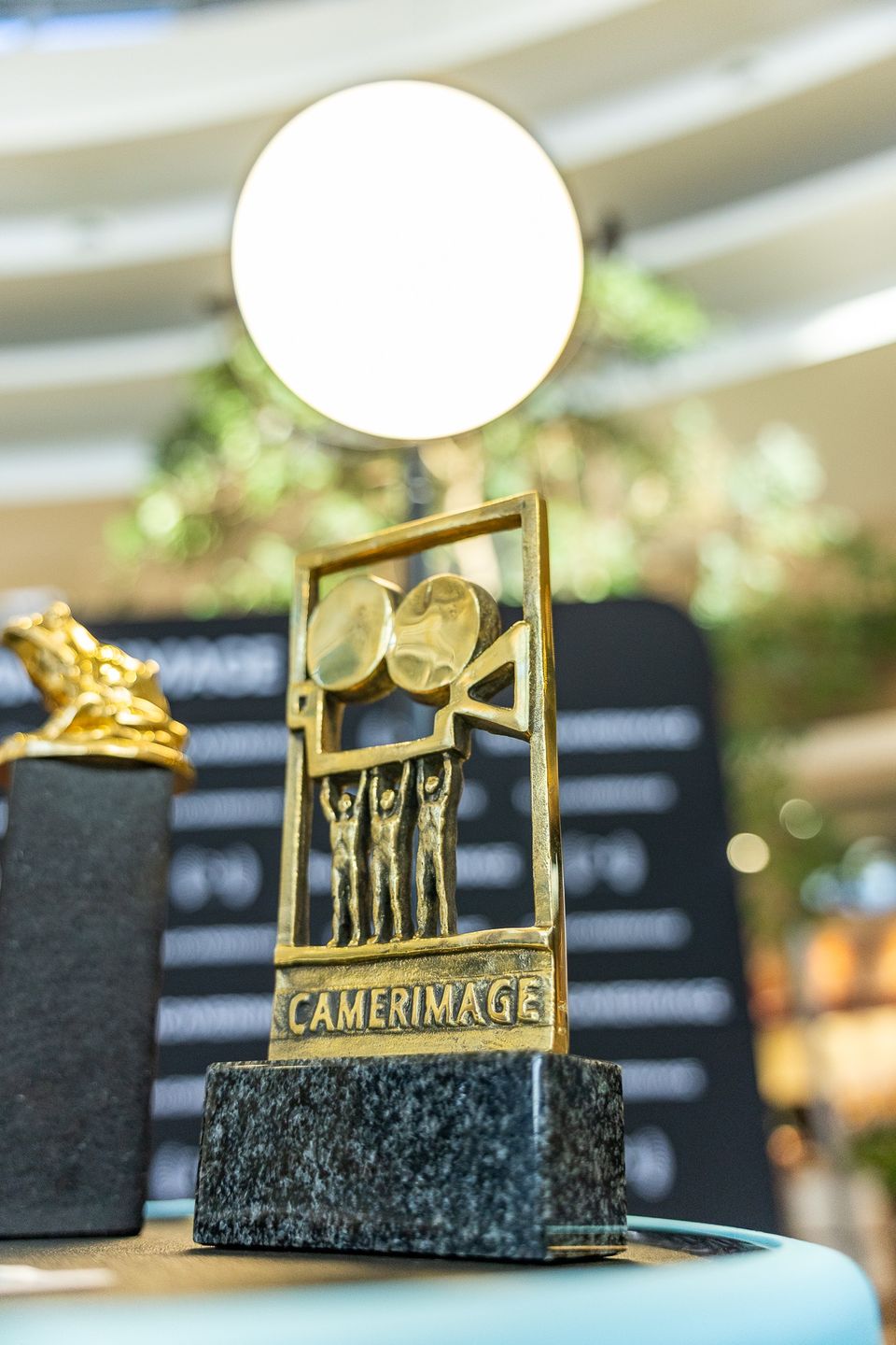  Metropolia Toruńska, ToruńCamerimage oraz Galeria Copernicus zapraszają do udziału w wyjątkowym konkursie, w którym do wygrania jest karnet na festiwal ToruńCamerimage
