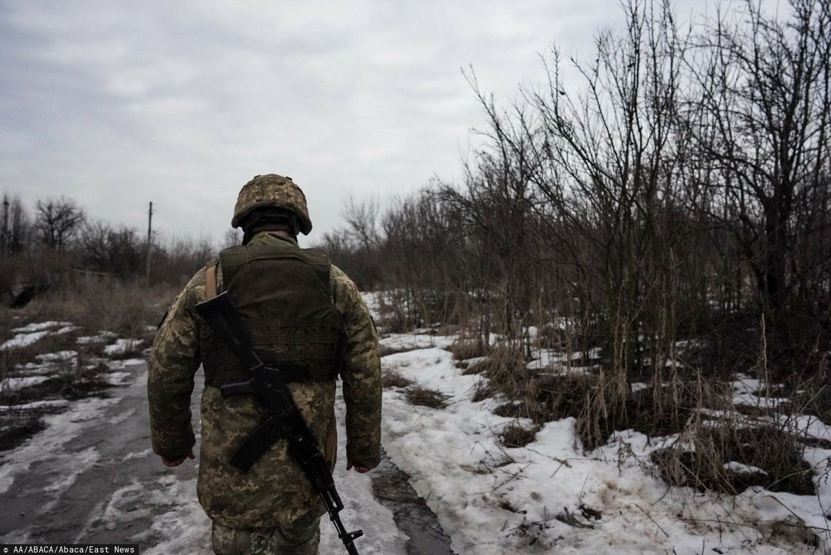 Nie żyje ukraiński żołnierz. "Zginął w ostrzale prowadzonym przez separatystów" (East News)