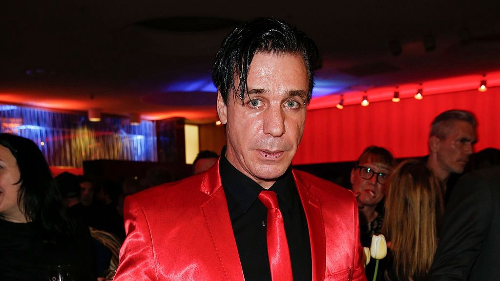 Till Lindemann oskarżony jest o gwałt oraz rozprowadzanie narkotyków 