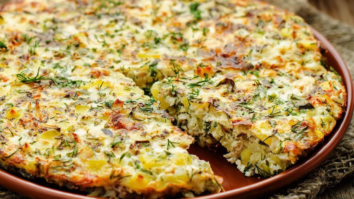 Fritatta z warzywami i piersią z kurczaka