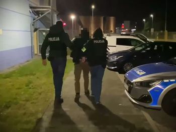 Był ścigany przez 13 prokuratur. Oszust internetowy wpadł w Ostrołęce
