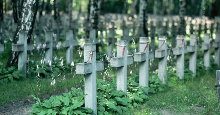 Rosja demontuje symbole w Katyniu i Miednoje. Prokuratura: naruszają prawo o dziedzictwie i pamięci zwycięstwa