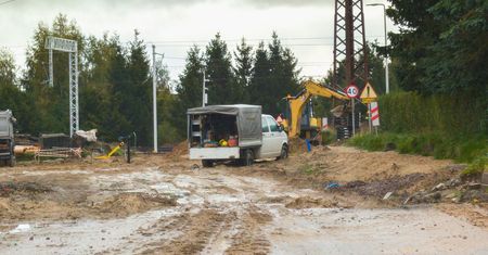 Ważne skrzyżowanie w Kobylnicy zamknięte od miesięcy. Wiemy, kiedy koniec robót