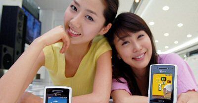LG SH150A z ekranem AMOLED