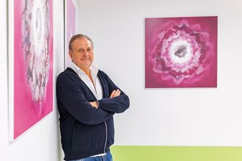 Wernisaż w szpitalu. "Sztuką powinniśmy otaczać się tam, gdzie nam niekomfortowo"