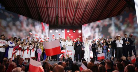 Oczekiwanie na wyniki PKW. Sytuacja bez precedensu. Wyniki late poll nadal nie dają pewności
