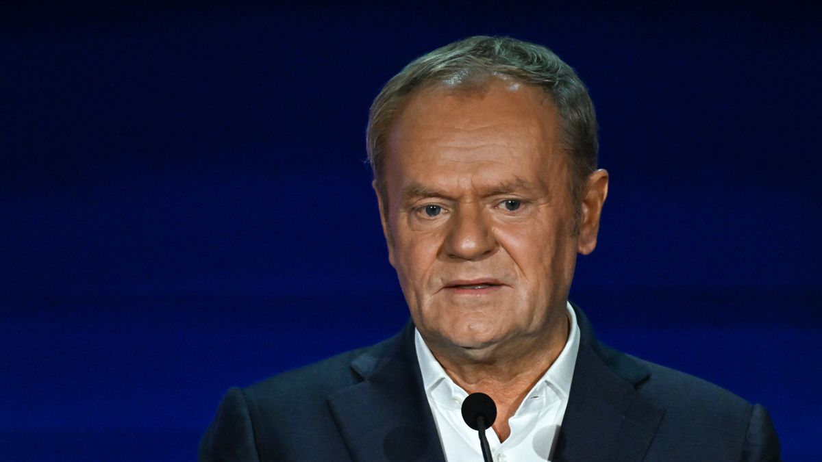 Sopot, 17.10.2025. Premier Donald Tusk podczas wystąpienia "Wojna czy pokój" na zakończenie Europejskiego Forum Nowych Idei 2025 w hotelu Radisson Blu w Sopocie, 17 bm. Trzydniowe wydarzenie, organizowane przez Konfederację Lewiatan przy współpracy z miastem Sopot i BusinessEurope, to jedna z najważniejszych konferencji biznesowych w tej części Europy. W tym roku jednym z kluczowych tematów były obronność i bezpieczeństwo. (aldg) PAP/Marcin Gadomski