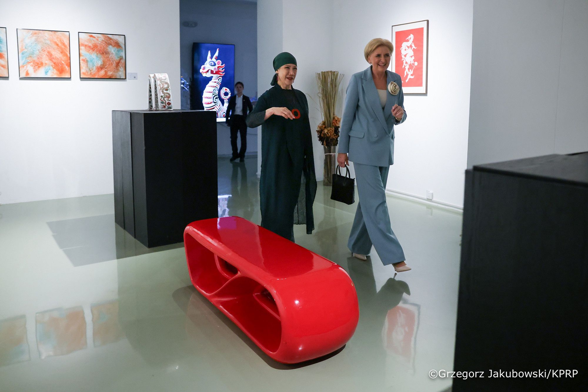 Agata Duda z wizytą w muzeum. Zaskoczyła wyborem stroju.