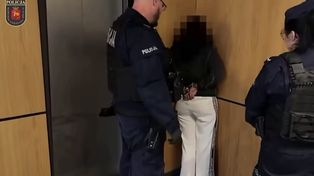 Atak nożem w szkole w Warszawie. 21-latka usłyszała pięć zarzutów i trafiła do aresztu!