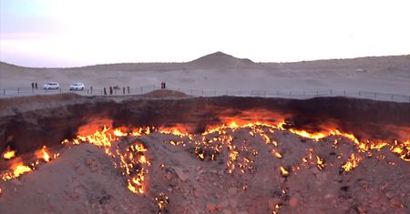 “Brama do piekła” płonie od 50 lat. Władze Turkmenistanu zdecydowały