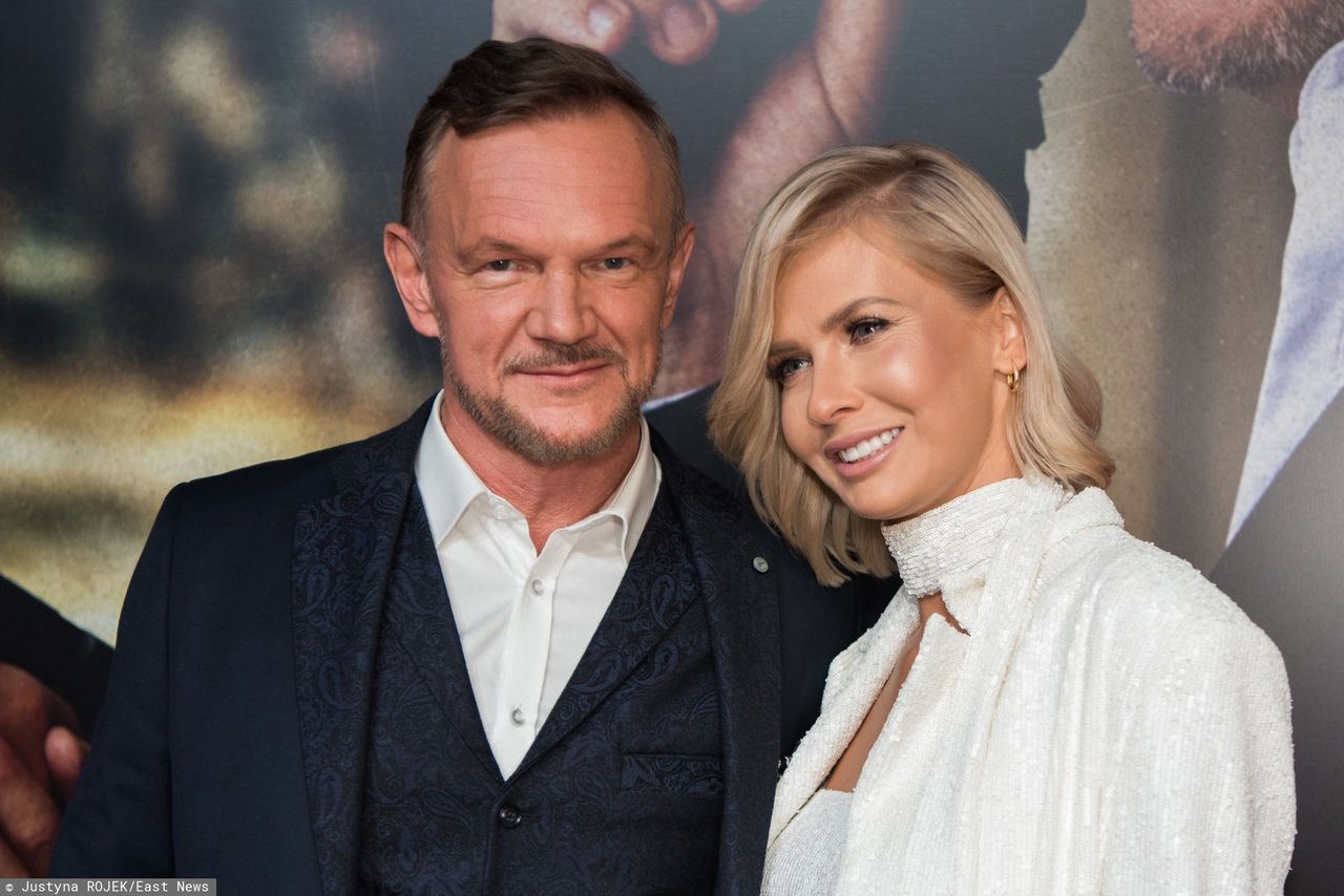 Cezary Pazura złożył życzenia żonie. Pokazała zdjęcie z łazienki