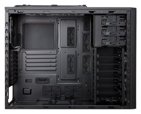 Rosewill Armor Evolution obudowa zdjęcie wnętrze