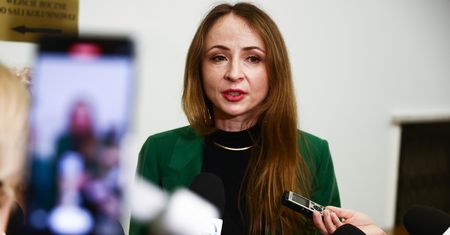 Niefortunny post Ministerstwa Rodziny, Dziemianowicz-Bąk przeprasza. "Nie ma i nie będzie mojego przyzwolenia"