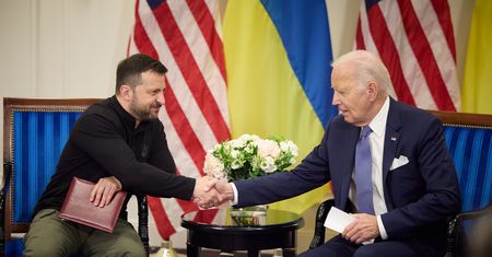 Biden do Zełenskiego: "Przepraszam"