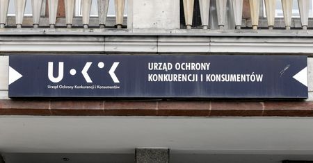 Polscy giganci na celowniku UOKiK. Urząd sprawdza, czy nie wprowadzają klientów w błąd