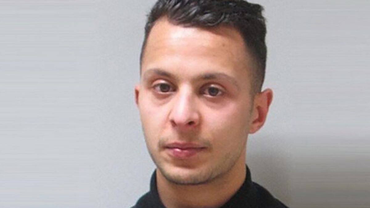 Salah Abdeslam został oskarżony o morderstwo, usiłowanie zabójstwa i wzięcie zakładników