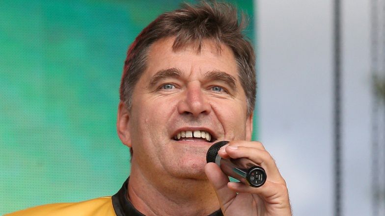 Bayer Full dopisuje sobie wyświetlania do teledysków