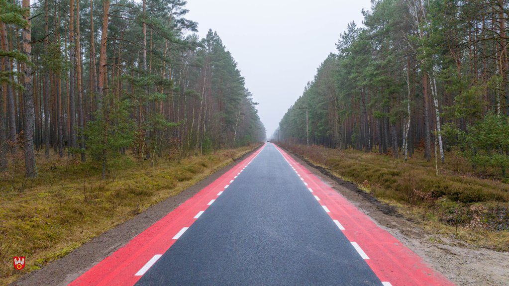 Mamy kilometr wyremontowanej drogi. Pięknie to wygląda