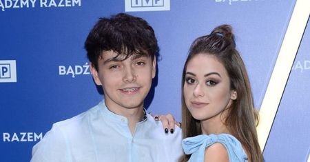 Ciężarna Sylwia Przybysz i Jan Dąbrowski pozują na ściance (ZDJĘCIA)