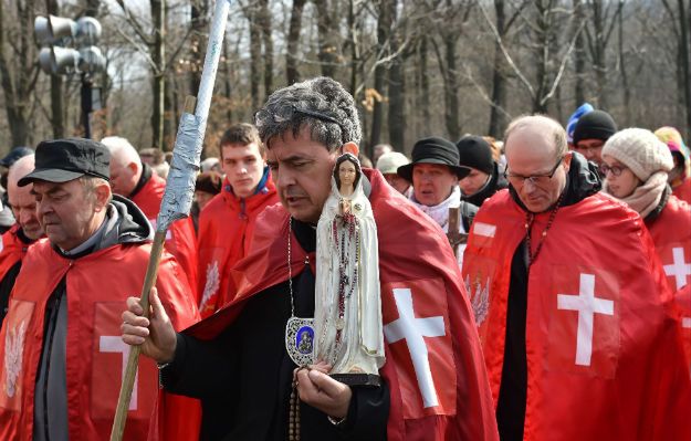 Rycerze Chrystusa Króla na manowcach Kościoła - jest ich kilka tysięcy