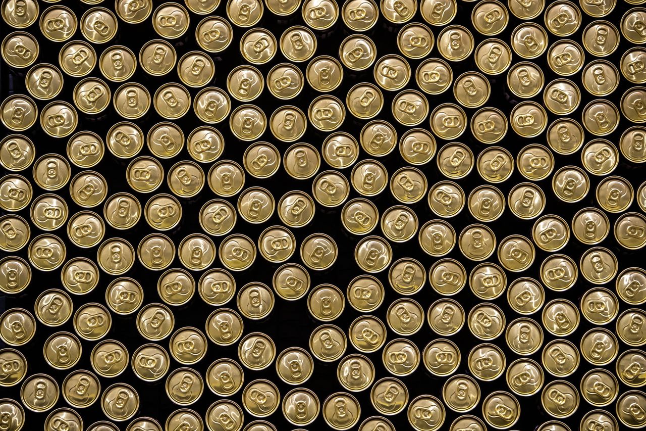 Litrami piją energetyki. Nowa moda na "monsterki" w szkołach