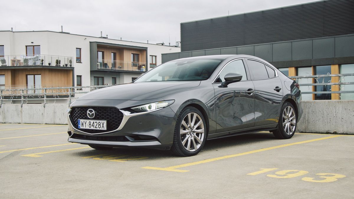 Mazda 3 podrożała i teraz trzeba za nią zapłacić 100 tys. zł bez 100 zł.
