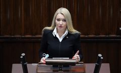 Kibice wywiesili transparent o posłance PO. Wcisło tłumaczy się z wpadki