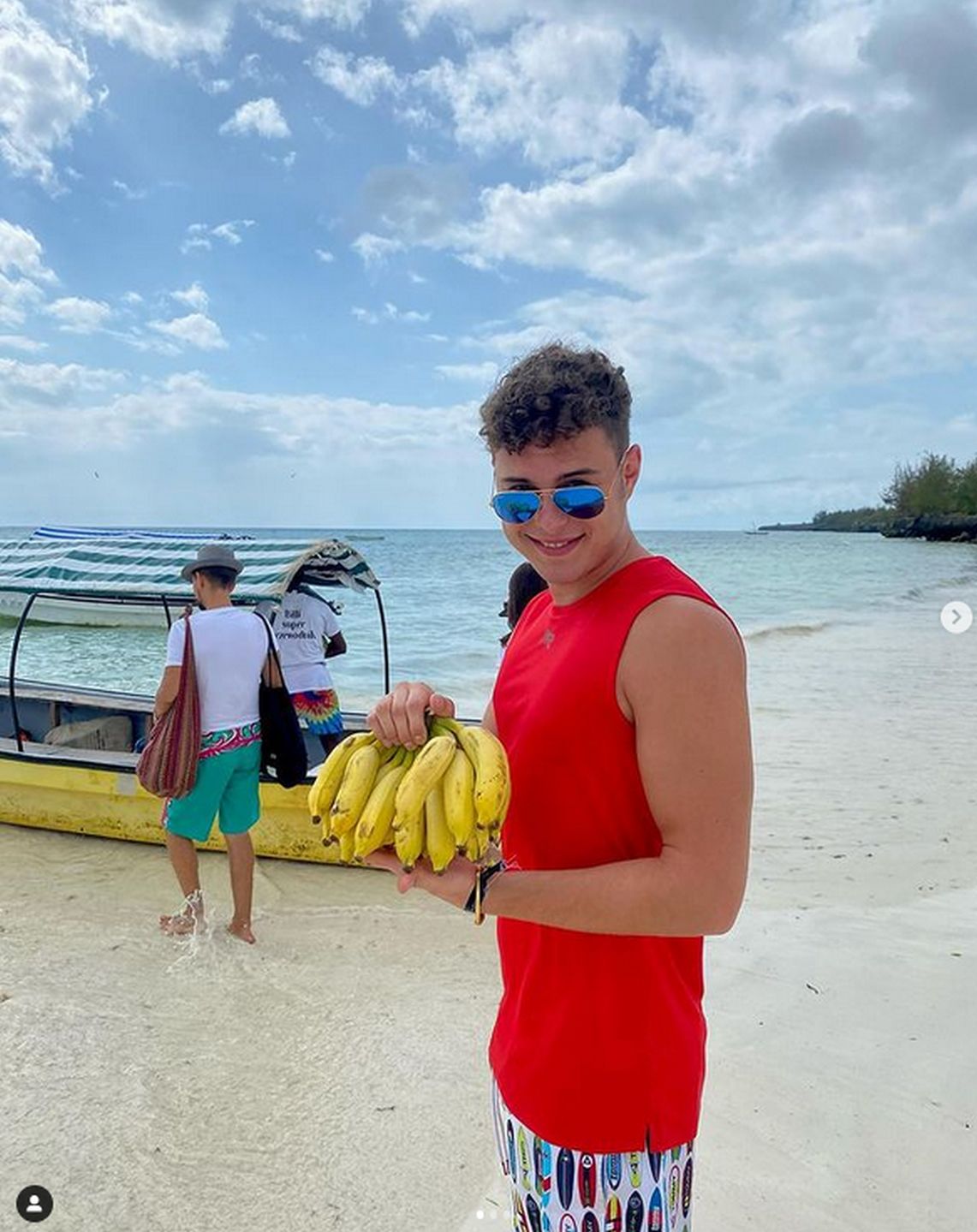 Adam Zdrójkowski z mamą na Zanzibarze