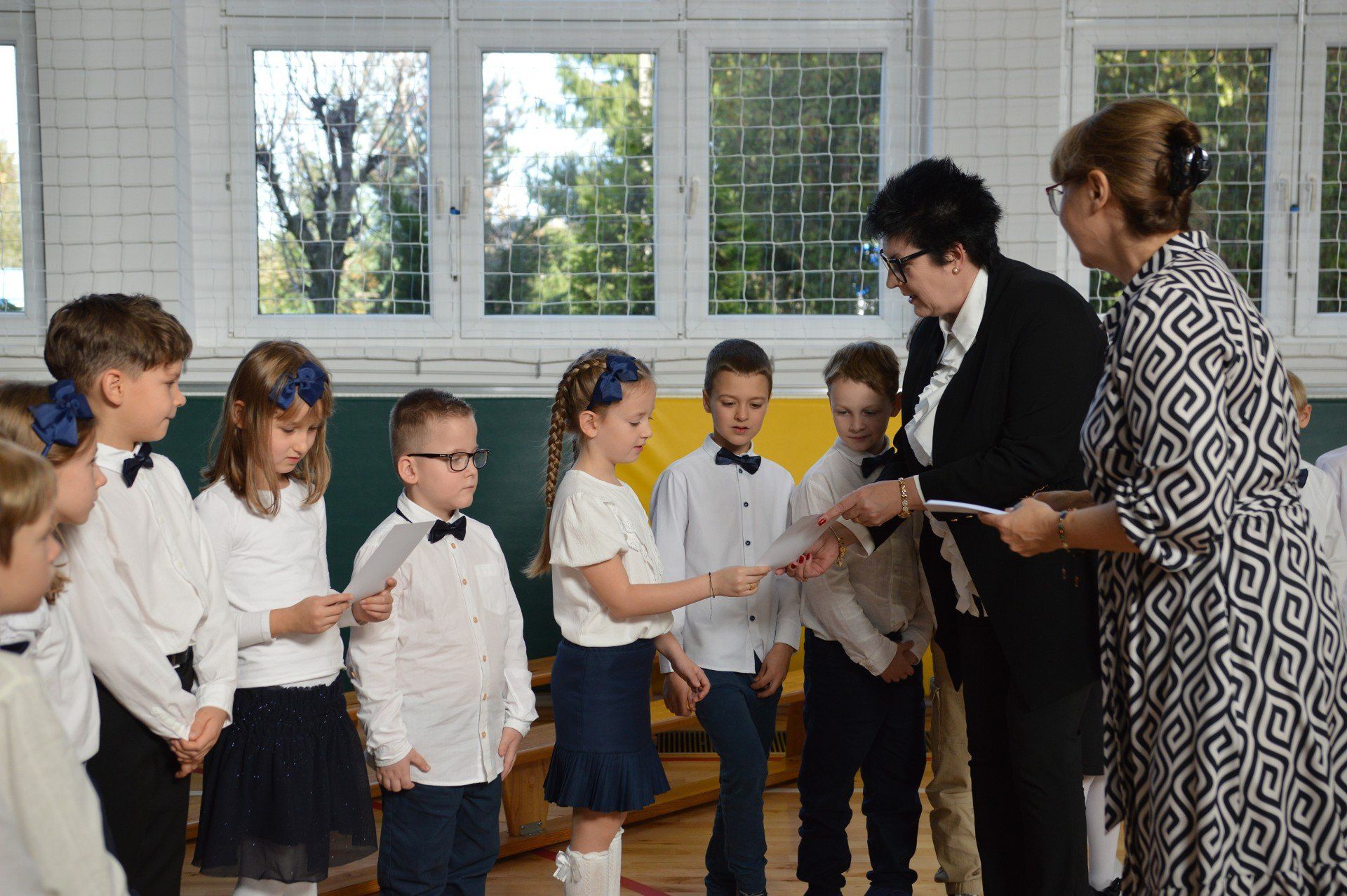 Pierwszoklasiści otrzymali pamiątkowe dyplomy