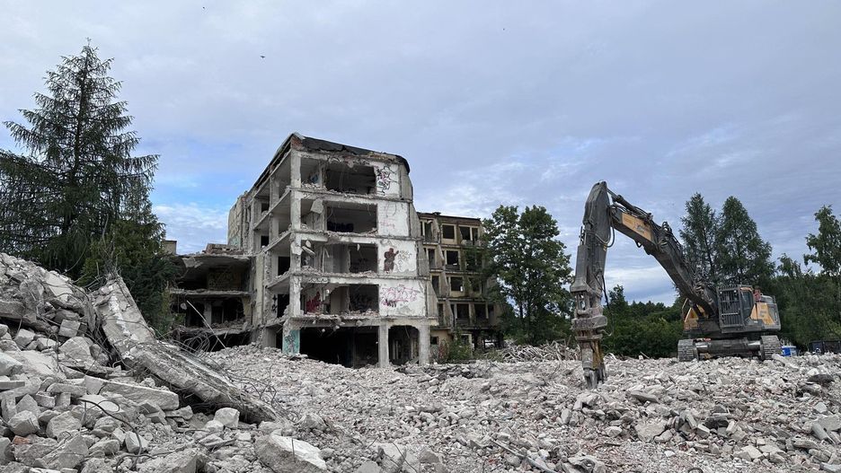 24.06.2025 Rozbiórka Hotelu Sudety w Jeleniej Górze