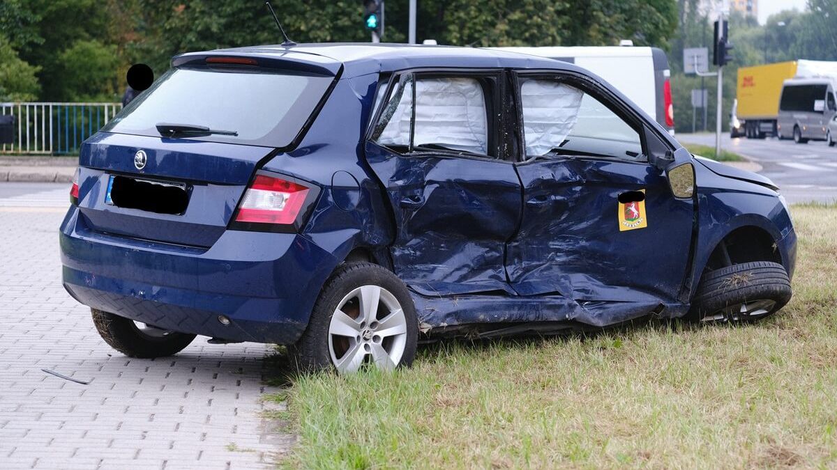 Zderzenie skody z fordem na al. Solidarności w Lublinie