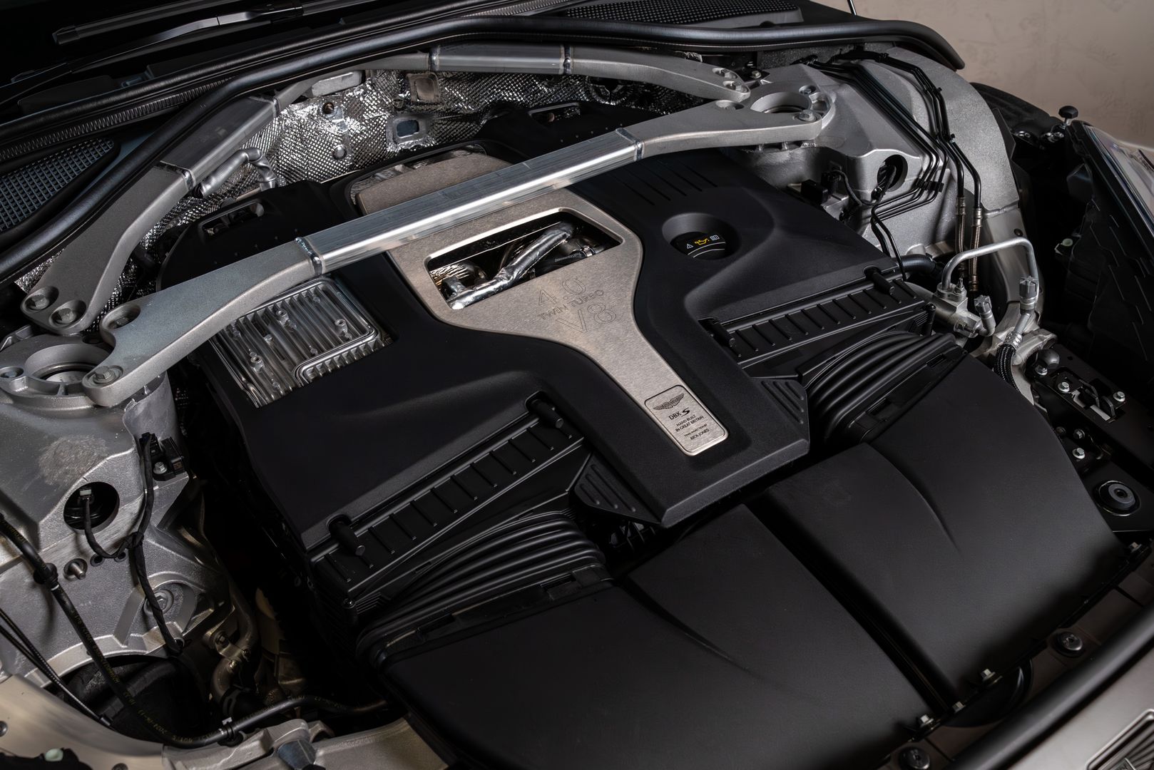 Aston Martin DBX S